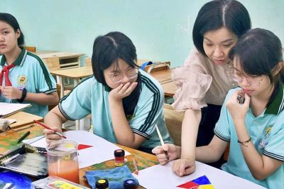 Trường học tại Thành phố Hồ Chí Minh mở cửa dạy học sinh miễn phí trong hè