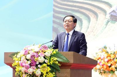 Xây dựng Lào Cai thành cực tăng trưởng mới với 5 trụ cột, 4 đột phá