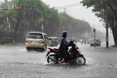 Hà Nội khẩn trương ứng phó mưa lớn, nguy cơ lũ trên các sông Bắc Bộ