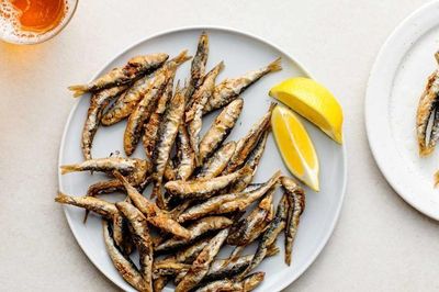 Loại cá giá rẻ nhưng giàu dinh dưỡng, tốt cho tim mạch, não bộ và xương khớp, gia đình nào cũng nên ăn