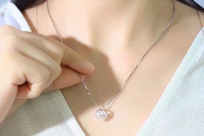 Nếu thường xuyên đeo vòng bạc, đừng bỏ qua 4 lưu ý quan trọng này