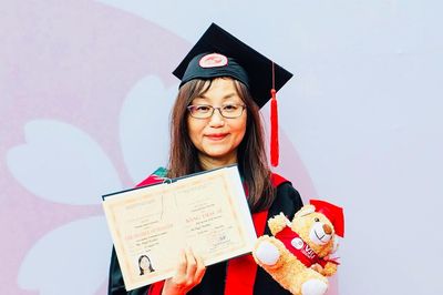 Người phụ nữ Nhật 62 tuổi tốt nghiệp thạc sỹ chương trình học bằng tiếng Việt