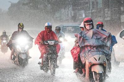 Dự báo thời tiết ngày 18/7: Mưa lớn kéo dài ở Bắc Bộ, cảnh báo lũ quét, sạt lở đất