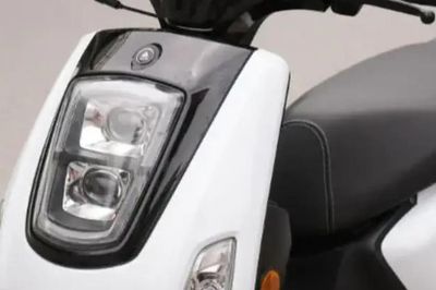 Trải nghiệm xe ga giá 22,5 triệu đồng thiết kế thời trang, tiêu hao 1,8 lít xăng/100 km, không cần bằng lái