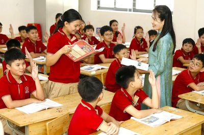 Nhà giáo nghỉ hưu được ký hợp đồng giảng dạy toàn thời gian