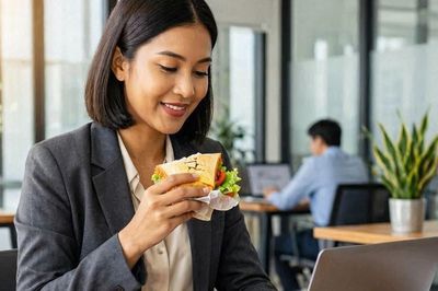 8 thói quen âm thầm hại sức khỏe, nhiều người mắc mà không biết
