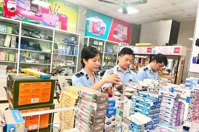 Phát hiện hàng chục nghìn sản phẩm sách giáo khoa, văn phòng phẩm, dụng cụ học tập vi phạm