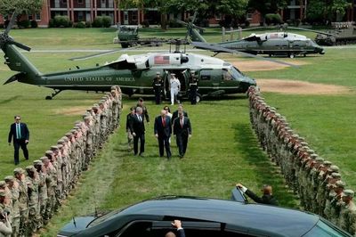 Lãnh tụ Tối cao Iran: Chữ ký của ông Trump 'không đáng tin cậy'