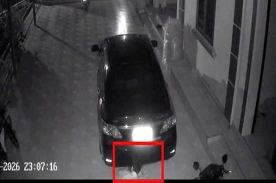 Nửa đêm phóng hỏa đốt xe ô tô của hàng xóm
