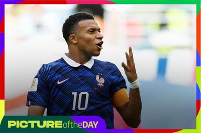 Khoảnh khắc World Cup: Kỷ lục gia Mbappe