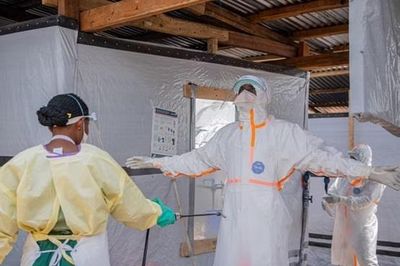 Châu Phi tăng cường ngăn chặn dịch Ebola