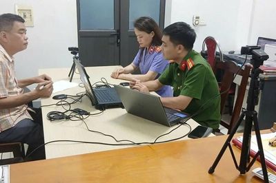 Đổ hơn 600 tấn bã bê tông ra sông, Giám đốc bị khởi tố