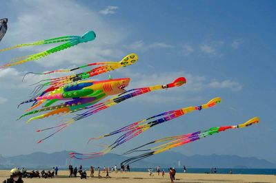 Đông đảo du khách trải nghiệm Lễ hội diều khổng lồ bên bờ biển Nha Trang