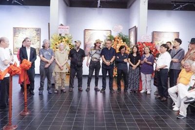 Triển lãm 'Cùng một chặng đường' tôn vinh hành trình sáng tạo của hai họa sĩ gạo cội