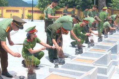 Thanh Hóa: Tưởng niệm liệt sĩ, tri ân người có công