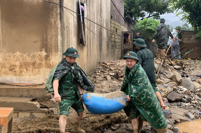 Dốc lòng vì nhân dân vùng lũ tỉnh Lai Châu