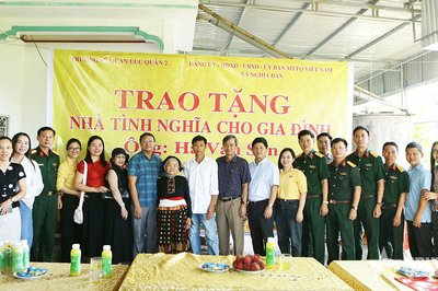 Trường Sĩ quan Lục quân 2 trao tặng nhà tình nghĩa