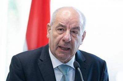 Tổng thống Hungary ký ban hành sửa đổi Hiến pháp, chấm dứt nhiệm kỳ trước thời hạn