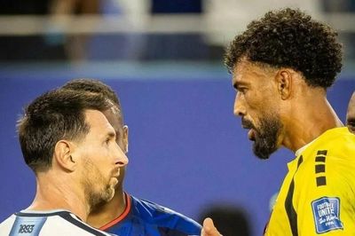Messi tặng thủ môn tuyển Cape Verde 4 vé chung kết World Cup