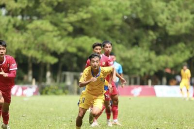 VCK U17 Quốc gia 2026: Hà Nội sớm giành vé tứ kết, cuộc đua bảng B thêm kịch tính
