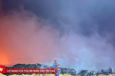 Bãi rác Nghi Yên bùng cháy dữ dội