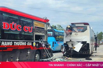 4 người thương vong khi 2 xe khách va chạm trên quốc lộ 1 ở Hà Tĩnh