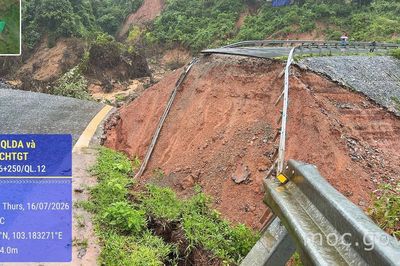 Lai châu thông xe Km76+250 Quốc lộ 12 sau thiên tai