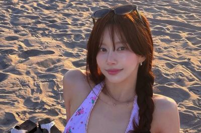 Han Bo Reum khoe vóc dáng gợi cảm ở tuổi U40 trong trang phục đồ tắm