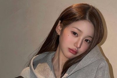 Jang Wonyoung (IVE) đăng ảnh khoanh tay giữa tranh cãi thái độ, phản ứng gây chú ý