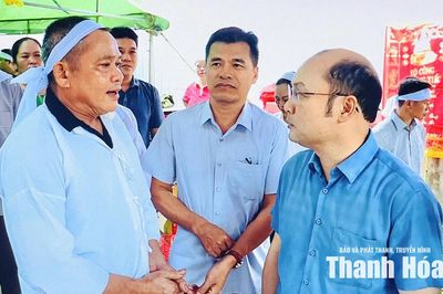 Phó Chủ tịch UBND tỉnh Cao Văn Cường viếng các nạn nhân tử vong do tai nạn lao động