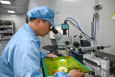 Trung Quốc: Xuất khẩu chip tăng gần gấp đôi nhờ AI