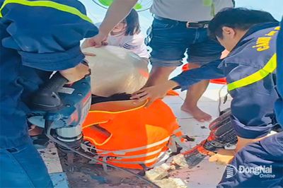 Giải cứu bé trai mắc kẹt tay vào hệ thống thoát nước tại hồ bơi
