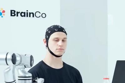 Điều khiển robot bằng ý nghĩ: Khám phá nền tảng AI và BCI đột phá từ BrainCo