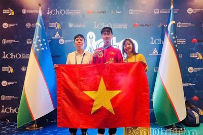 Em Đinh Xuân Phúc giành Huy chương Vàng Olympic Hóa học Quốc tế
