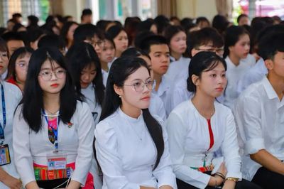 Đề xuất mở rộng chính sách ưu tiên đào tạo học tập người dân tộc thiểu số rất ít người