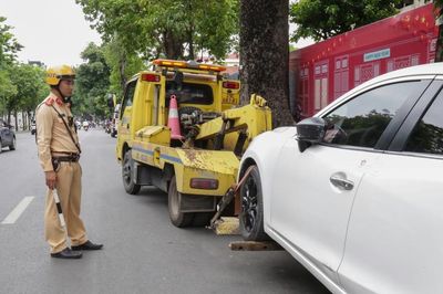 Hà Nội: Hơn 1.100 trường hợp dừng, đỗ xe sai quy định ở khu vực trung tâm bị xử lý