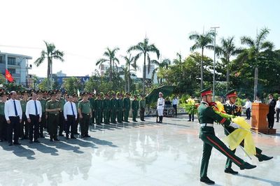Bộ trưởng Lương Tam Quang dâng hương tri ân các Anh hùng liệt sỹ, thăm, tặng quà các gia đình chính sách và người có công tại tỉnh Gia Lai