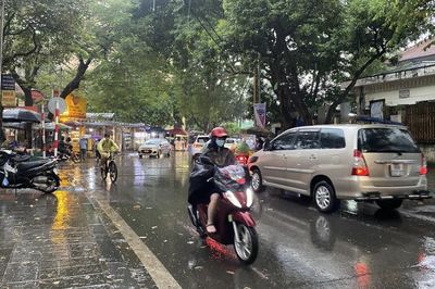Bắc Bộ tiếp tục mưa dông, Trung Bộ hạ nhiệt