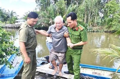 Những chuyến đi thầm lặng gọi tên liệt sĩ bằng ADN