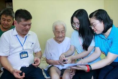 Hà Nội hoàn thành 95,79% hồ sơ ủy quyền nhận lương hưu
