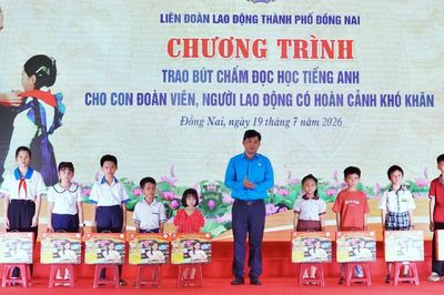 Tuyên dương 471 học sinh con công nhân viên chức, lao động 'Học giỏi - Sống tốt' tại Đồng Nai