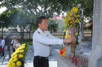 Kiểm toán nhà nước tri ân các Anh hùng liệt sĩ, thăm các gia đình chính sách tại Ninh Bình