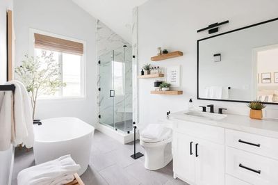 Cách chọn nội thất giúp phòng tắm nhỏ trông rộng rãi và gọn gàng hơn