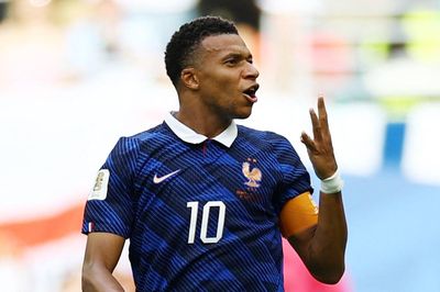Mbappe phá kỷ lục vĩ đại của Messi