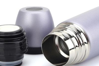 Bí quyết sử dụng bình giữ nhiệt inox an toàn, không lo nhiễm độc