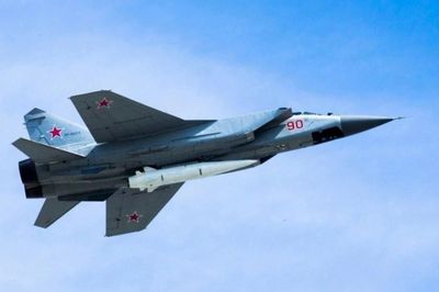 Vì sao Nga duy trì tới 40 tiêm kích MiG-31 mang 'dao găm' Kinzhal trong khi chỉ có 100 tên lửa này trong kho?