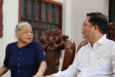 Chủ tịch Mặt trận TP Đà Nẵng thăm, tri ân gia đình chính sách
