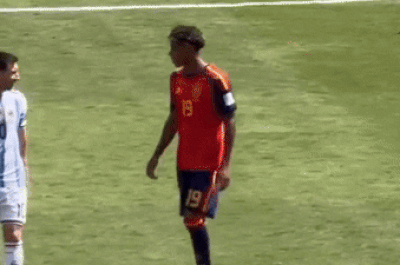Cảnh Messi cười cùng Yamal gây bão mạng