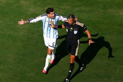 Tranh cãi trọng tài ở chung kết World Cup
