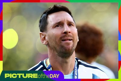 Khoảnh khắc World Cup: Giọt nước mắt Messi